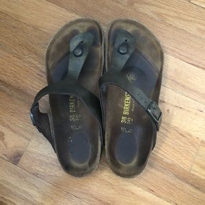 Birkenstock Gizeh Sandals in Bronze Size 38
